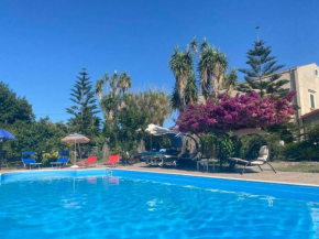 Отель   Casa in Sicilia con piscina e giardino, Милаццо